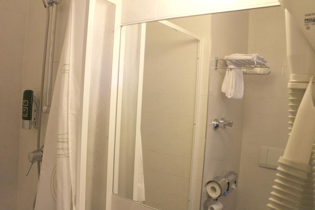 Hotel Carina Vienne Extérieur photo