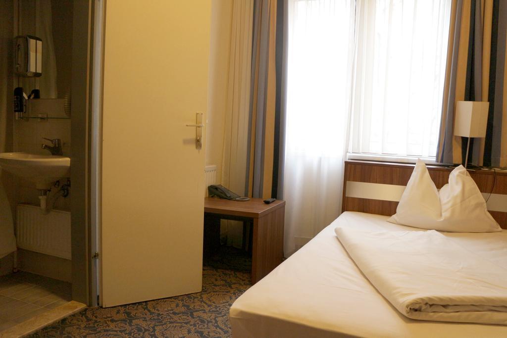 Hotel Carina Vienne Extérieur photo