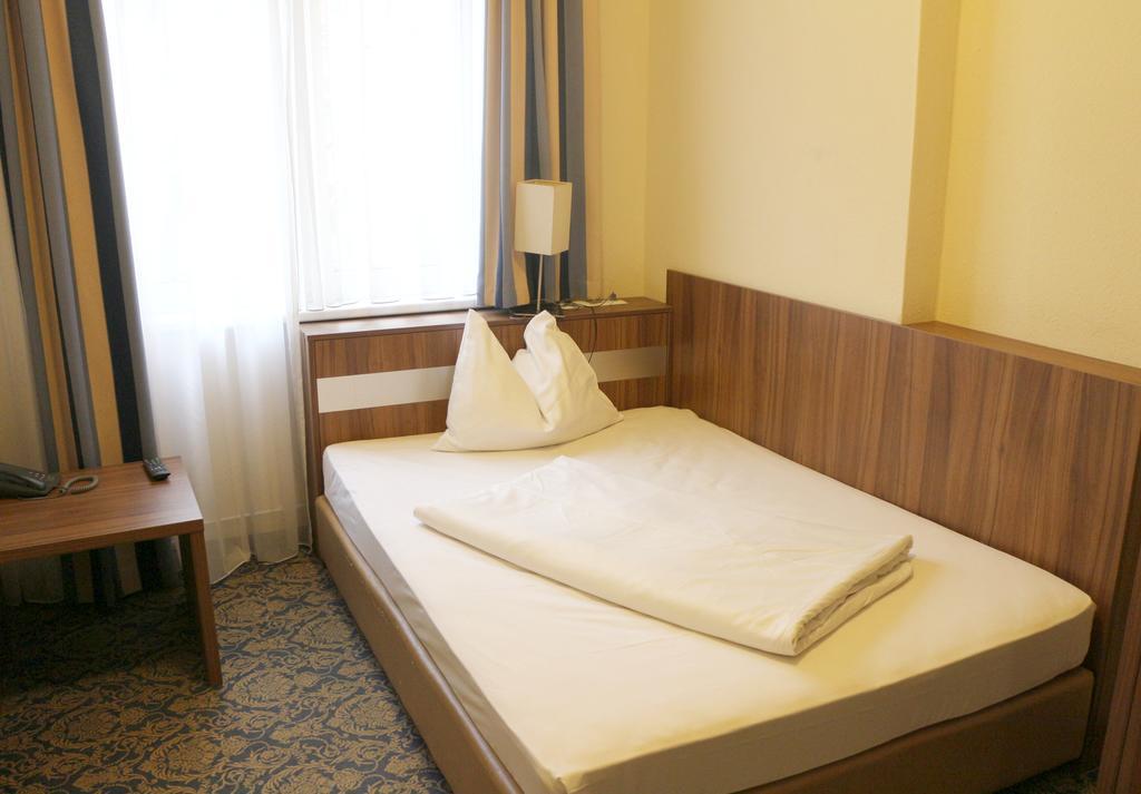 Hotel Carina Vienne Extérieur photo